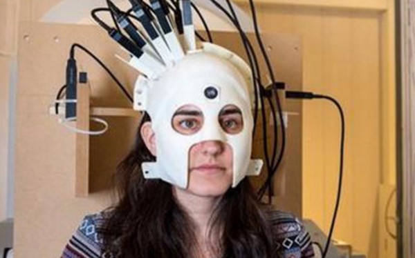 科學家開發(fā)可穿戴腦部掃描頭盔：3D打印僅重905克