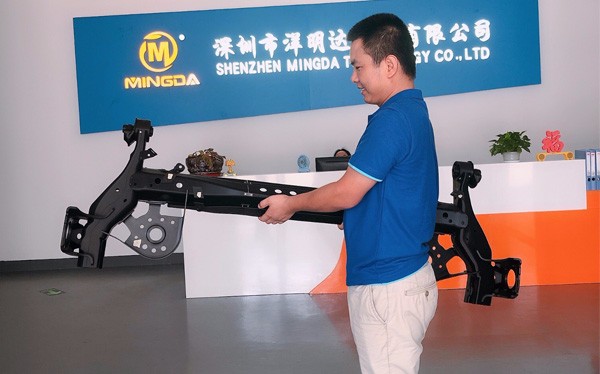 重磅新聞：洋明達(dá)3D打印機(jī)MD-666 1:1打印汽車保險(xiǎn)杠，無縫組裝，模擬真實(shí)場(chǎng)景